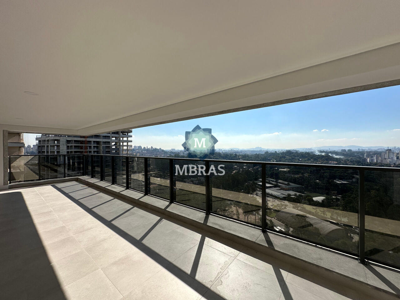 Parque Global, 186 m2 , andar alto