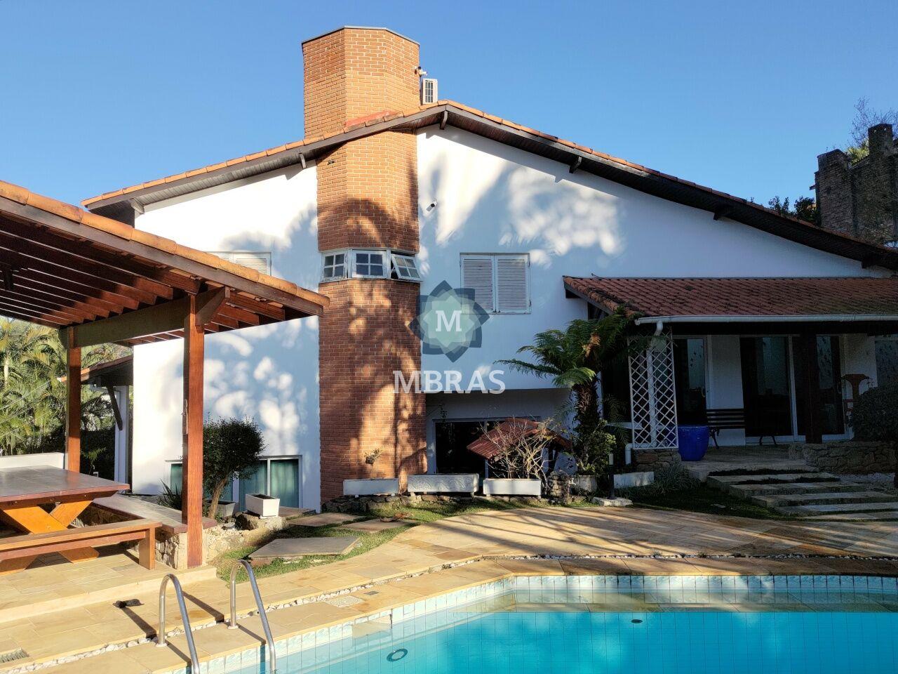 Excelente casa com área de lazer espetacular