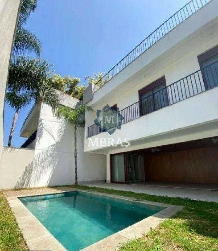 Casa de Alto Padrão com Piscina e Rooftop Gourmet em Condomínio Exclusivo