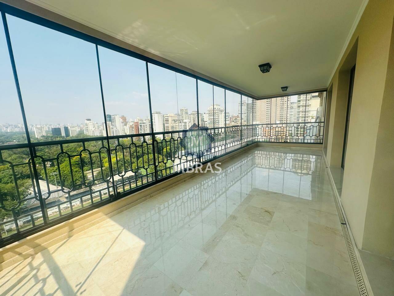 Belíssimo Apartamento com vista para o Clube Pinheiros