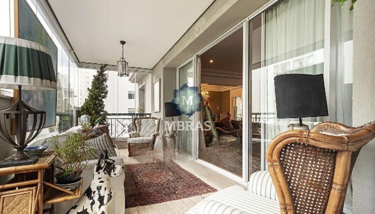 Apartamento Neoclássico no Jardim Paulista