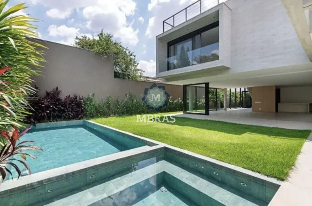 Casa Nova em ótima região de Alto de Pinheiros