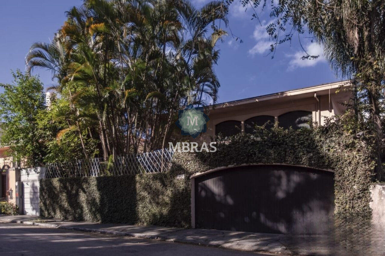 Oportunidade Única! Casa Vintage com Vista Deslumbrante para o Jockey Club!