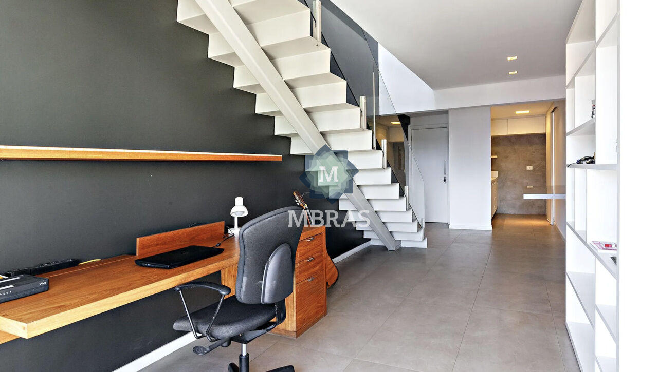 Cobertura com vista ampla no Itaim