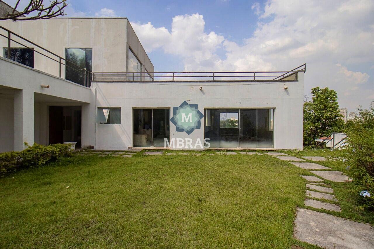 Casa no Cidade Jardim - 1077 m² Terreno - 900m² Construídos - 7 Quartos - 4 Vagas