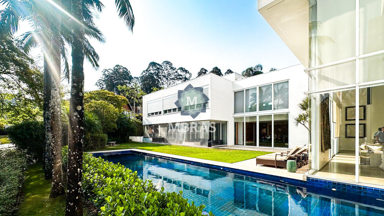 Residência Contemporânea em Condomínio Exclusivo