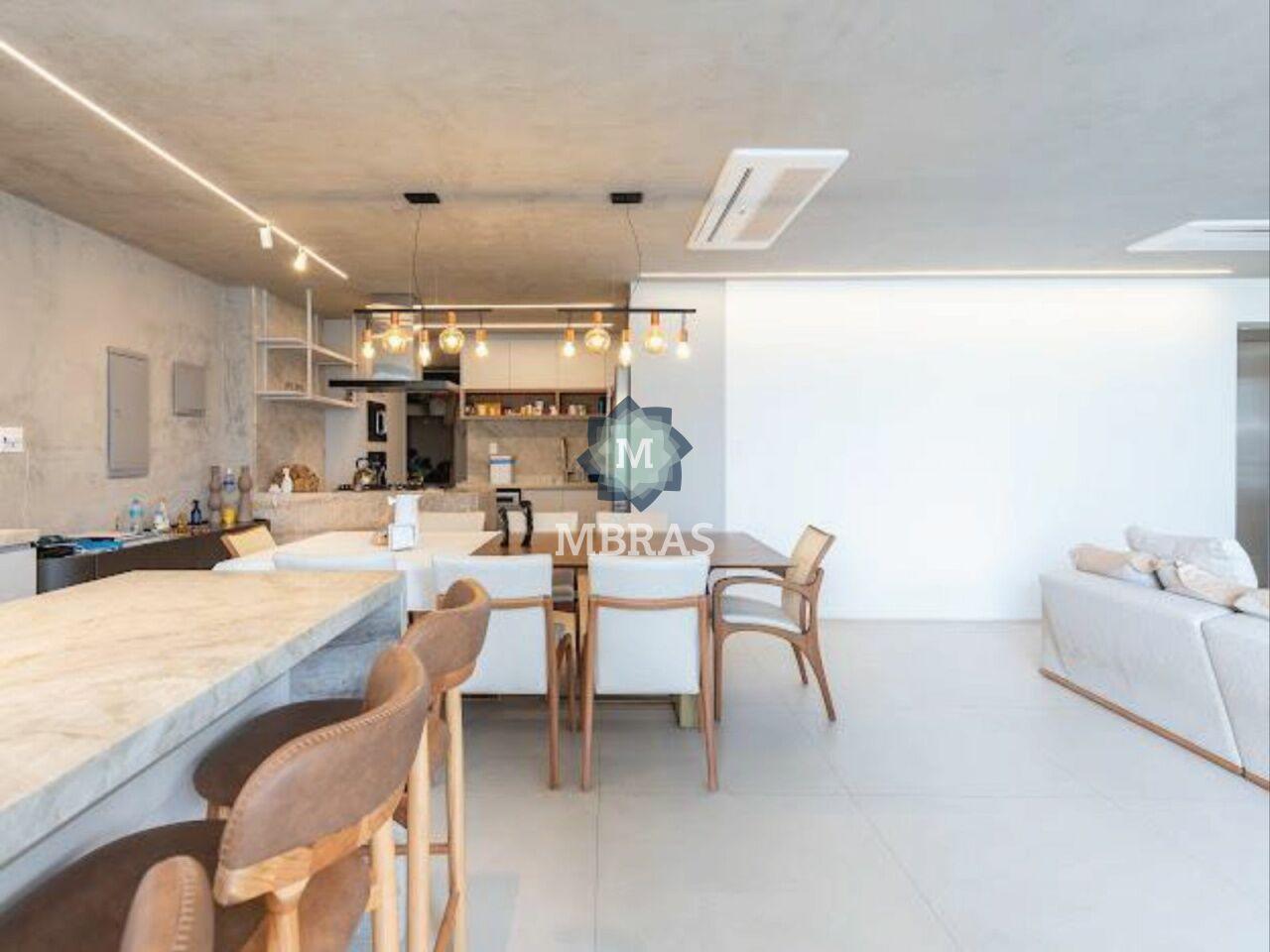 Apartamento reformado no coração do Brooklin, pronto para morar.
