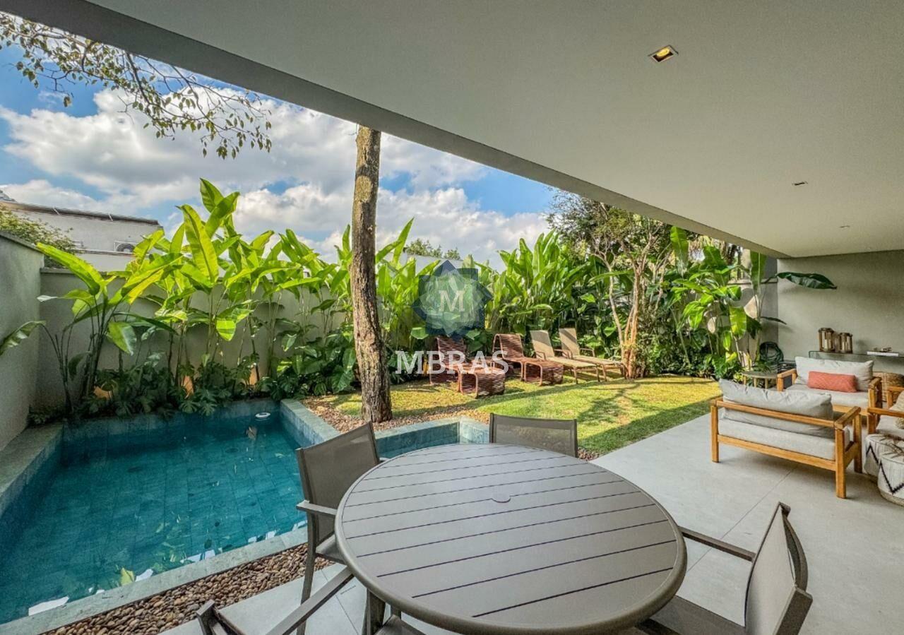 Residência Contemporânea com 4 Suítes e Piscina no Campo Belo"