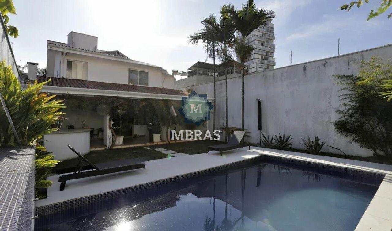 Casa espetacular em Pinheiros com 3 suíte(s), 4 dormitório(s) e 4 vaga(s) de garagem