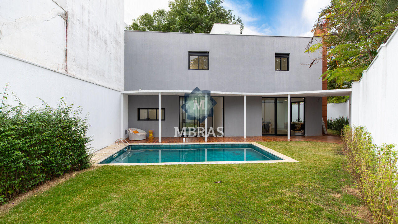 Casa Exclusiva no Melhor Bairro de São Paulo. Projeto Assinado por Fernando Zacharias