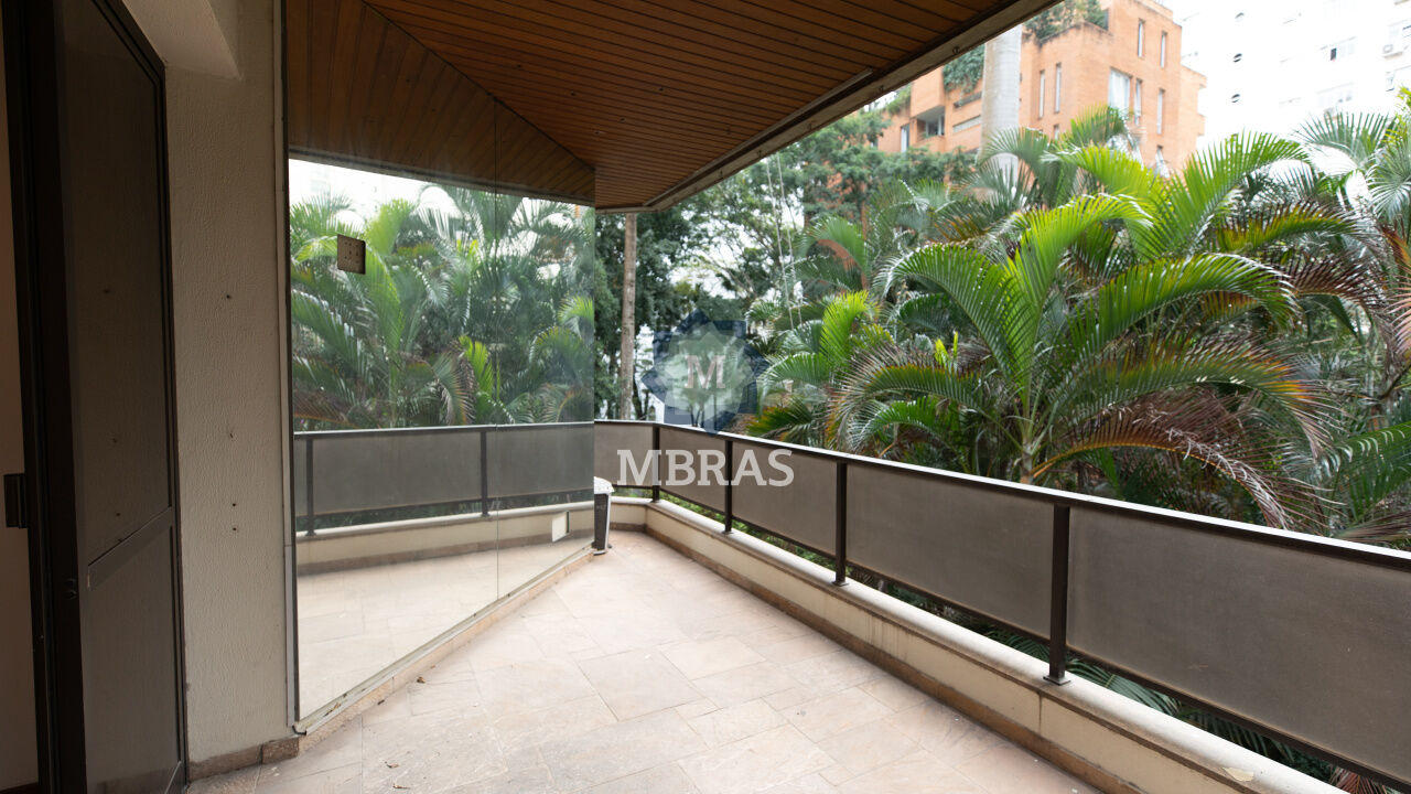 Apartamento Exclusivo no Coração do Itaim Bibi | 197m² de Luxo e Conforto | 3 Suítes | 3 Vagas