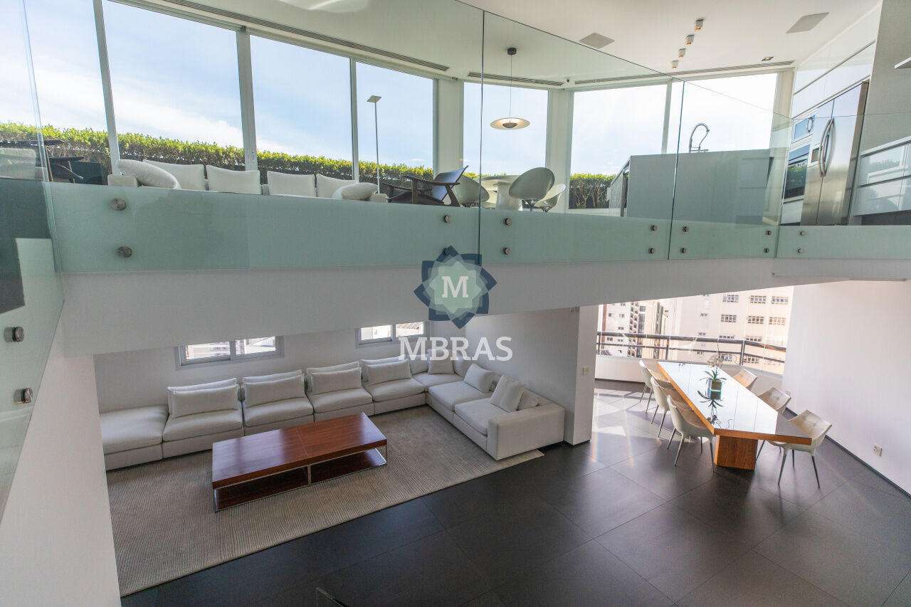 Impecável cobertura mobiliada na Vila Nova Conceição