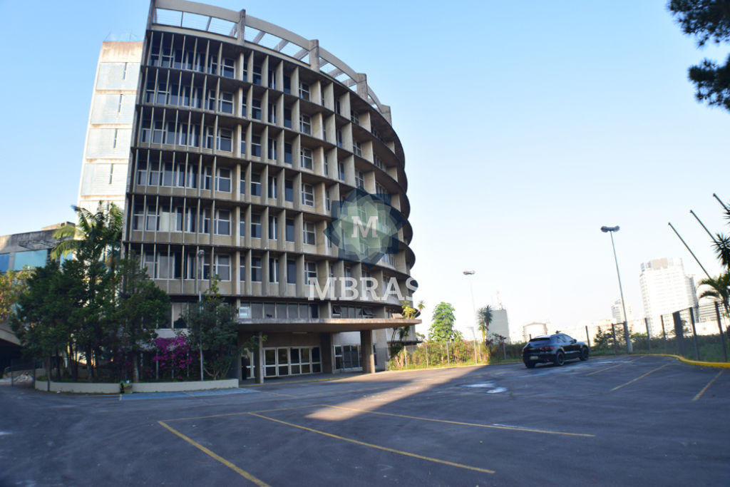 Prédio comercial monousuário com planta extremamente multifuncional para qualquer segmento