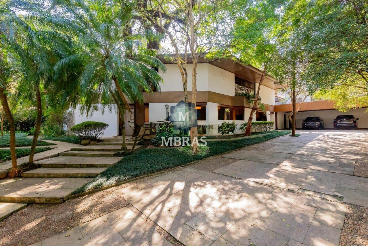 Oportunidade Única! Terreno de 1.800m² à Venda no Jardim América