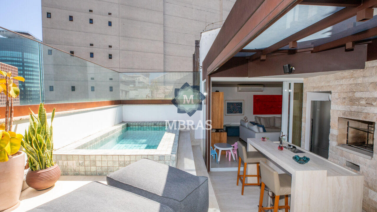 Cobertura Duplex no Itaim com Área Gourmet e Piscina Privativa