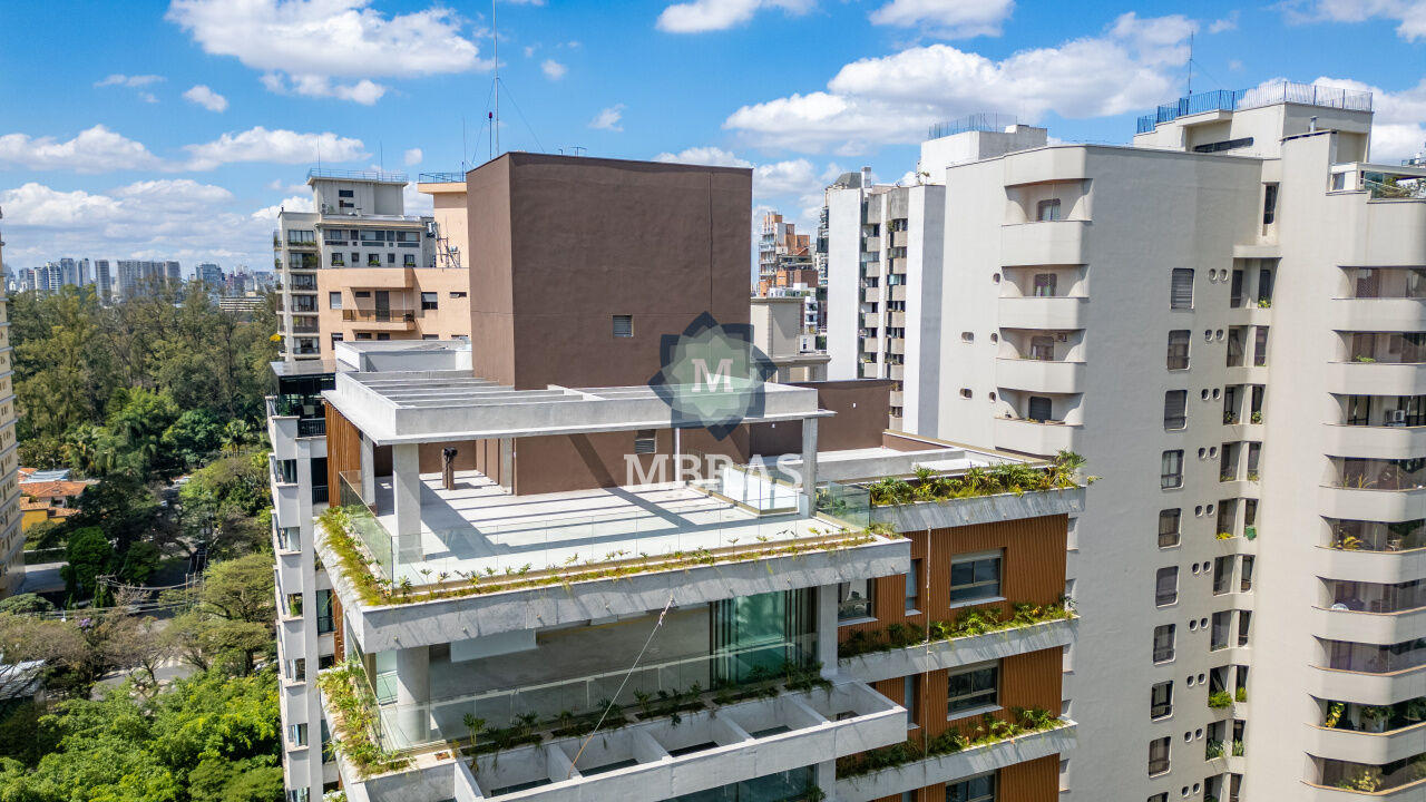 Cobertura Duplex | A passos da Praça Pereira Coutinho