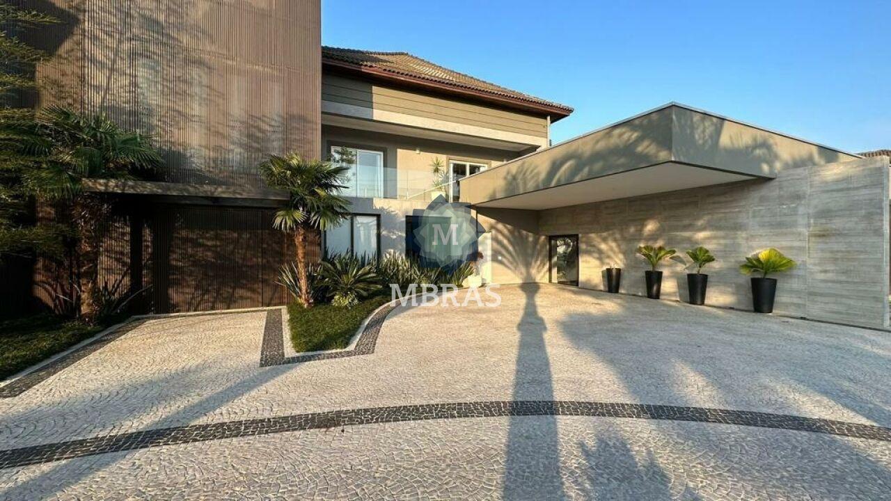 Exclusiva residência de alto padrão na Aldeia da Serra
