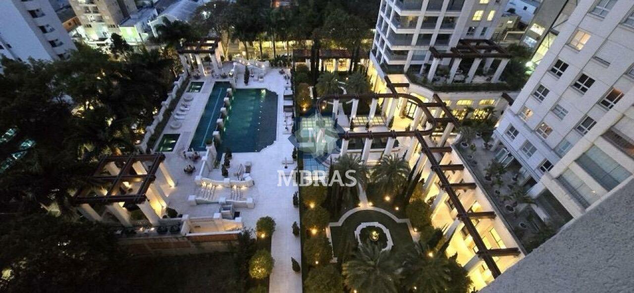 Apartamento de alto padrão em condomínio Clube