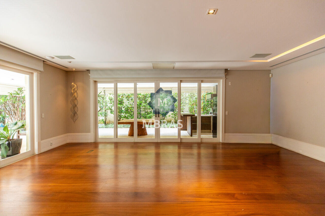 Residência no jardim América - 600m2 e 1000m2 de terreno