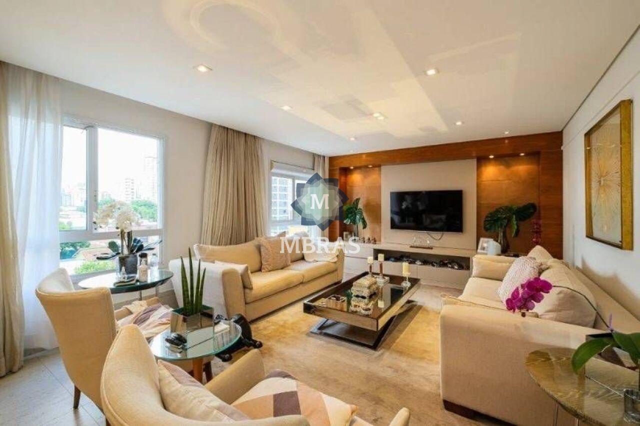 Apartamento de 210m² totalmente reformado na Vila Olímpia