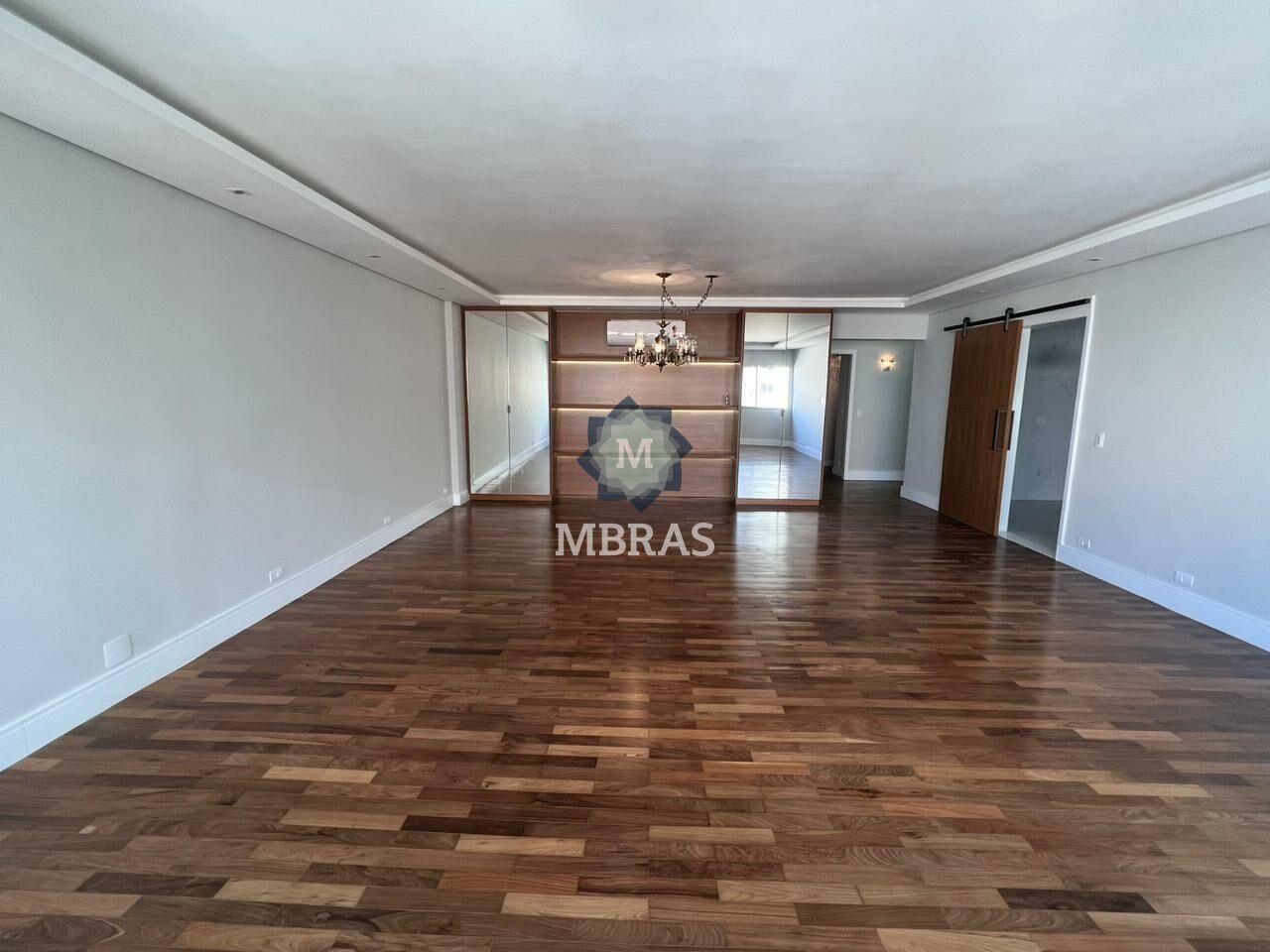 Apartamento Amplo e Sofisticado em Rua Cobiçada do Itaim Bibi