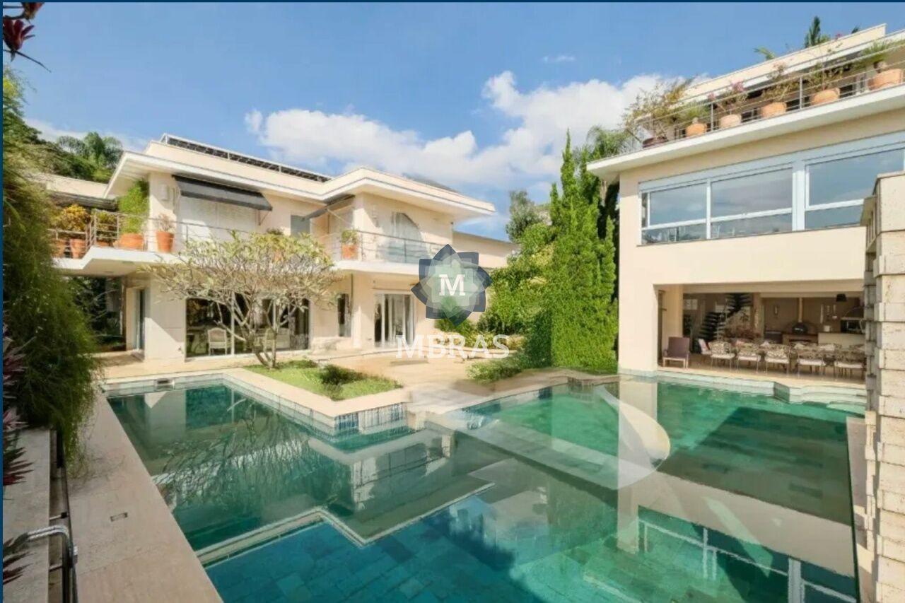 Casa à Venda em Moema. Conforto, Sofisticação e Localização Privilegiada