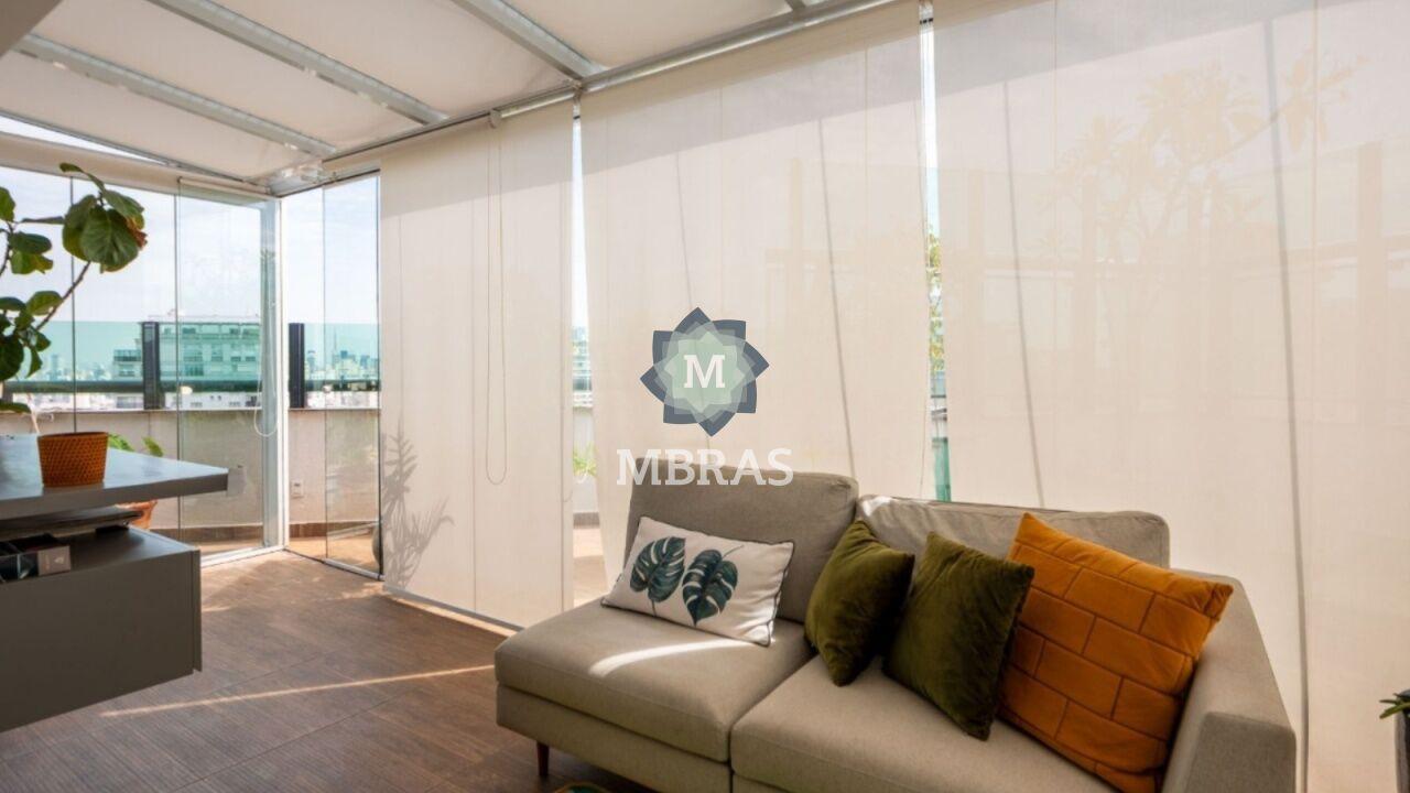 Cobertura Exclusiva no Paraíso com Vista Panorâmica de Tirar o Fôlego.