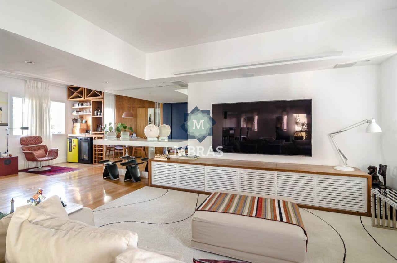 Apartamento Mobiliado e Reformado no Itaim Bibi 217m²