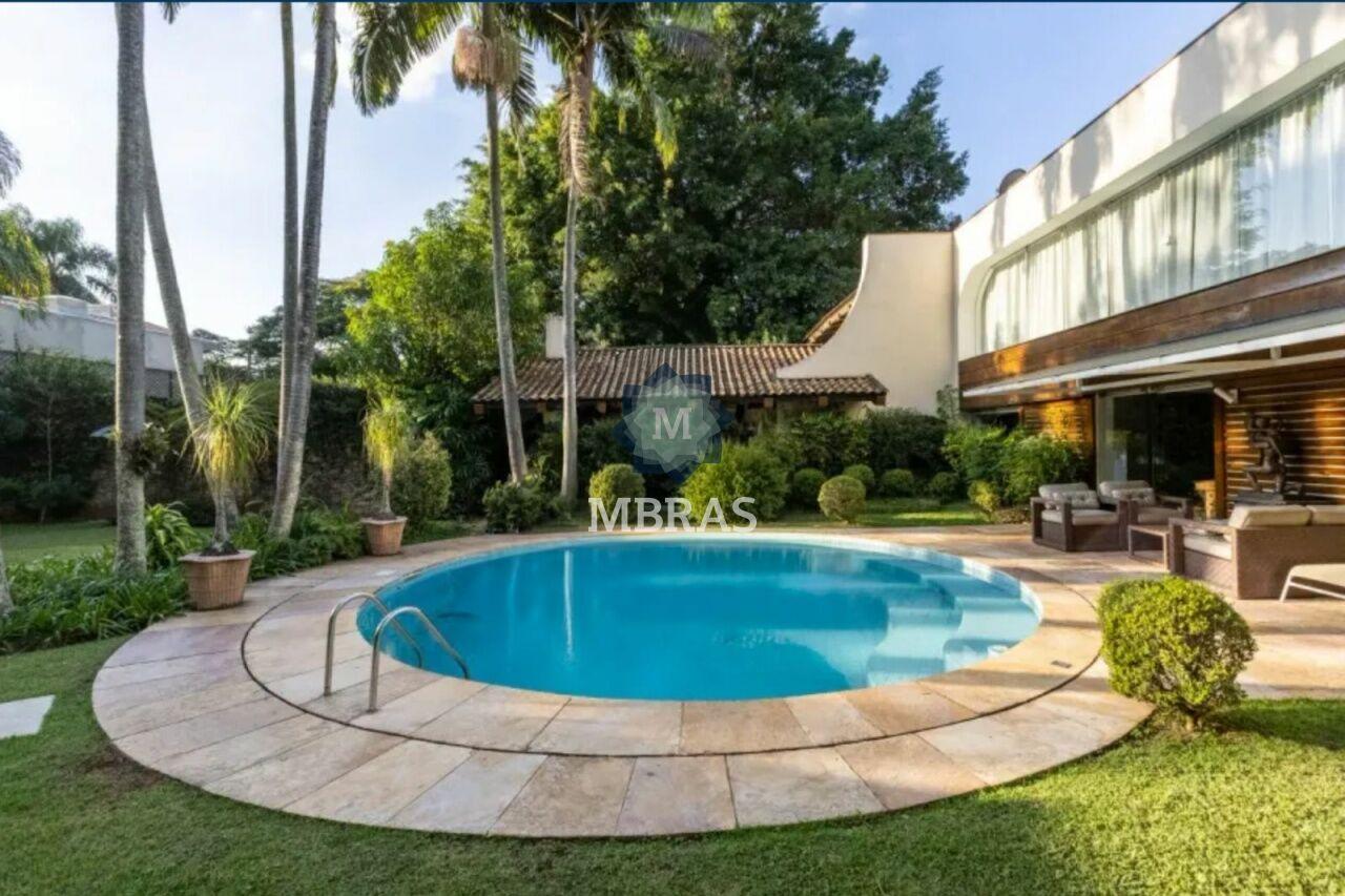 Linda Casa com Localização Privilegiada no Cidade Jardim