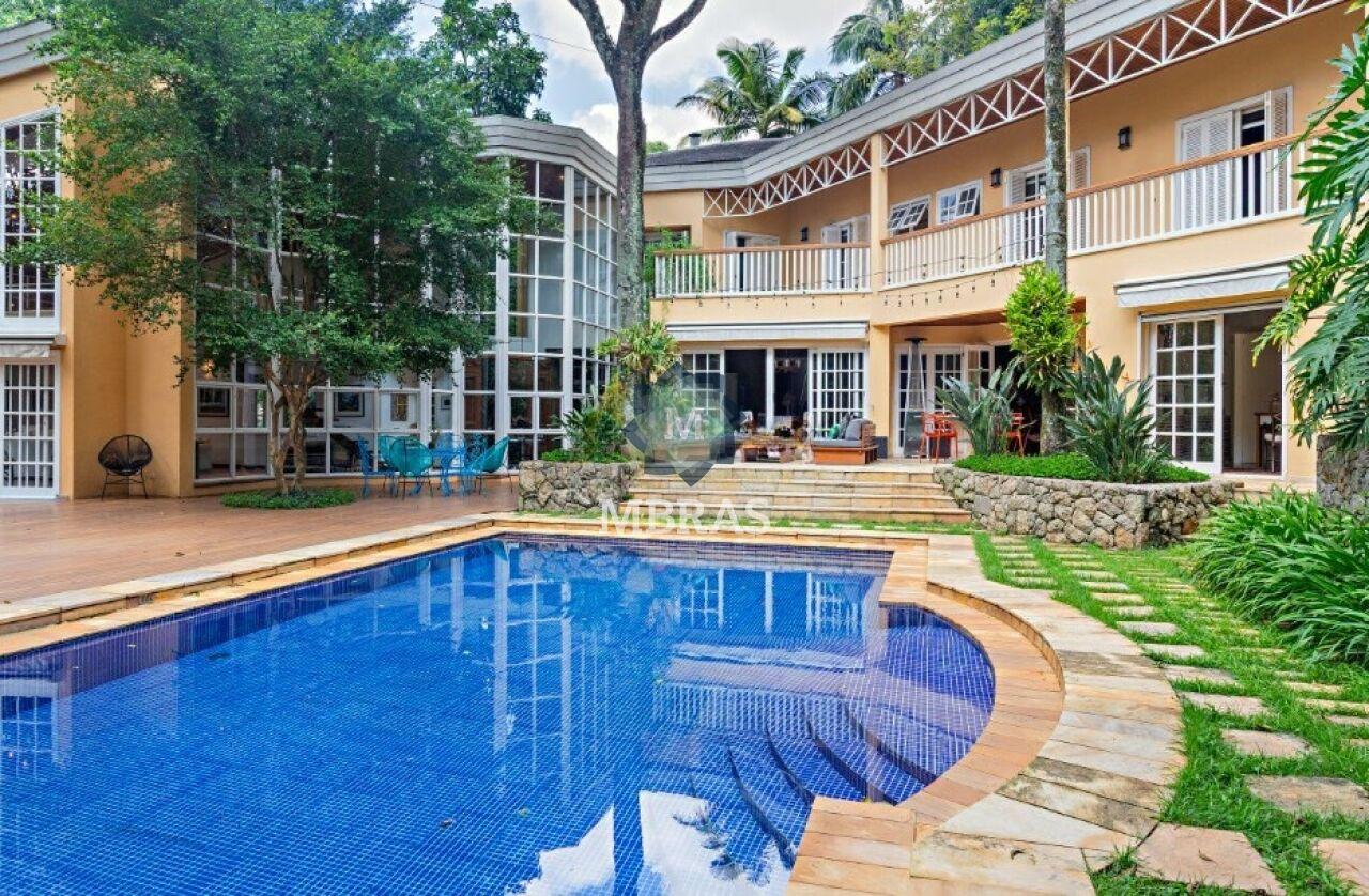 Casa de Alto Padrão - Elegância, Amplitude e Privacidade em um dos Endereços Mais Exclusivos de SP