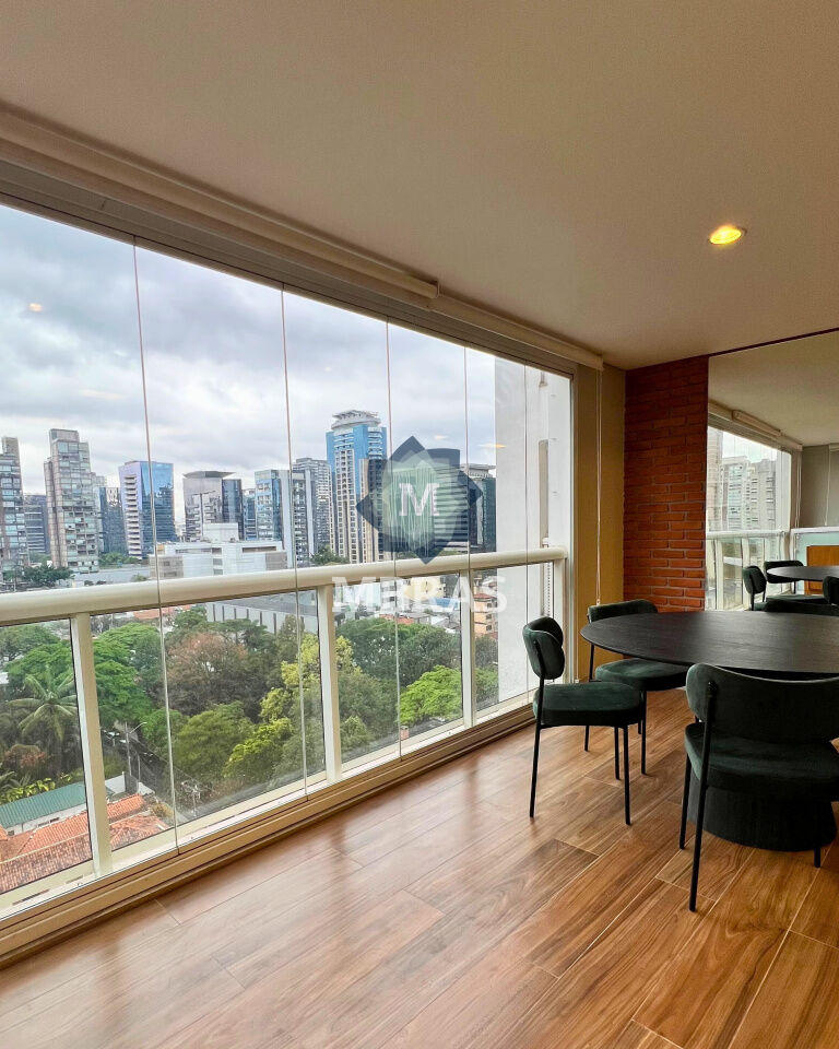 Apartamento reformado na Leopoldo| Itaim| 200m da Faria Lima|300m da av. JK | 950m do parque do Povo