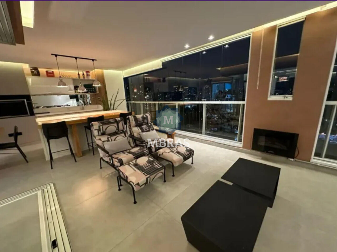 Residência Exclusiva com Conforto, Design Contemporâneo e Lazer Completo