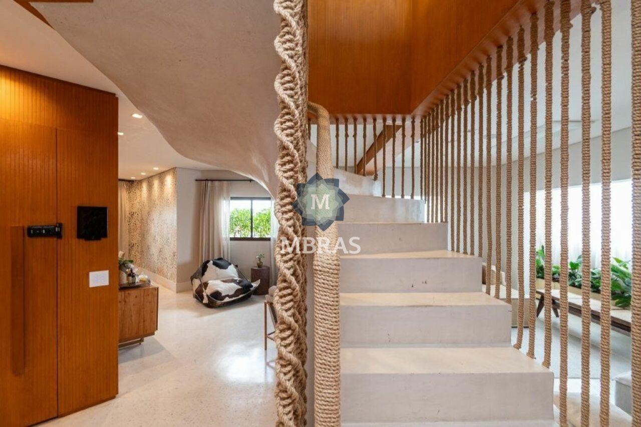Cobertura Duplex de Alto Padrão em Moema Pássaros | 400 m², Reforma Completa e Lazer Exclusivo
