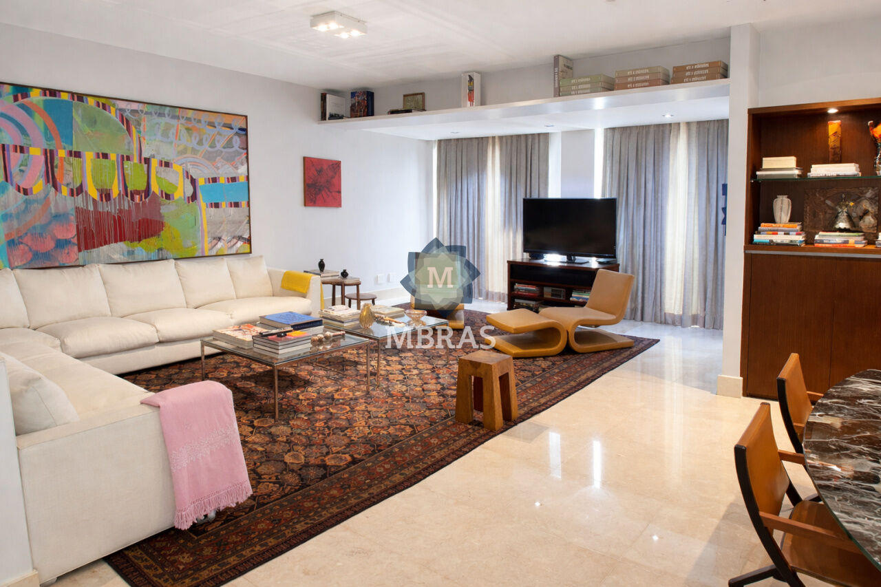 Elegância Contemporânea em Condomínio Ícone no Jardim Panorama