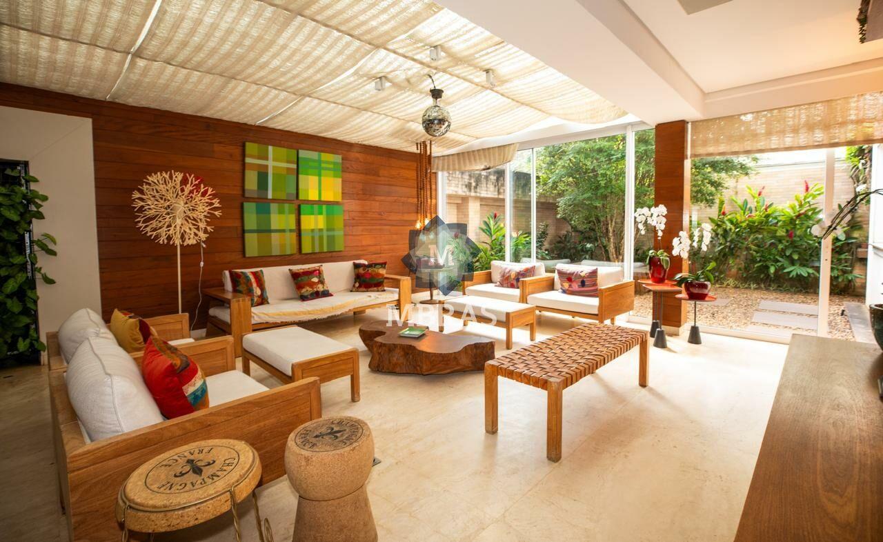 Exclusividade MBRAS : Casa em condomínio em frente ao Parque Ibirapuera