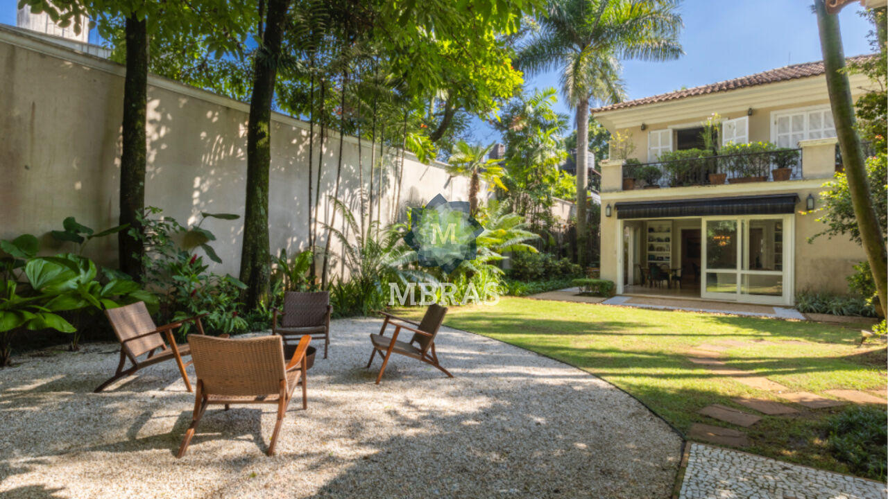 Residência exclusiva no Jardim América, com projeto assinado por Bi Crisóstomo