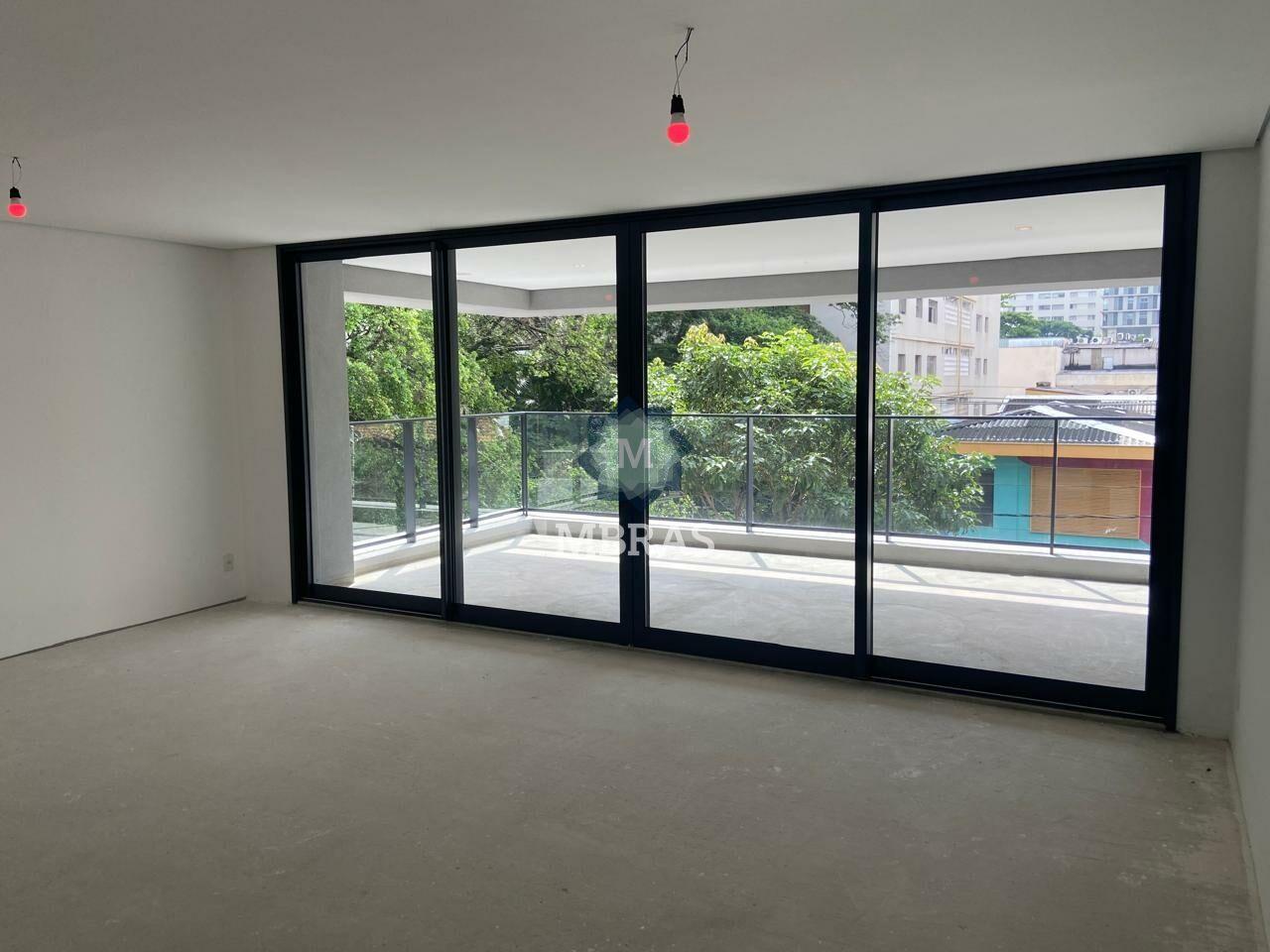 Alto Padrão e 4 Suítes em Moema Pássaros