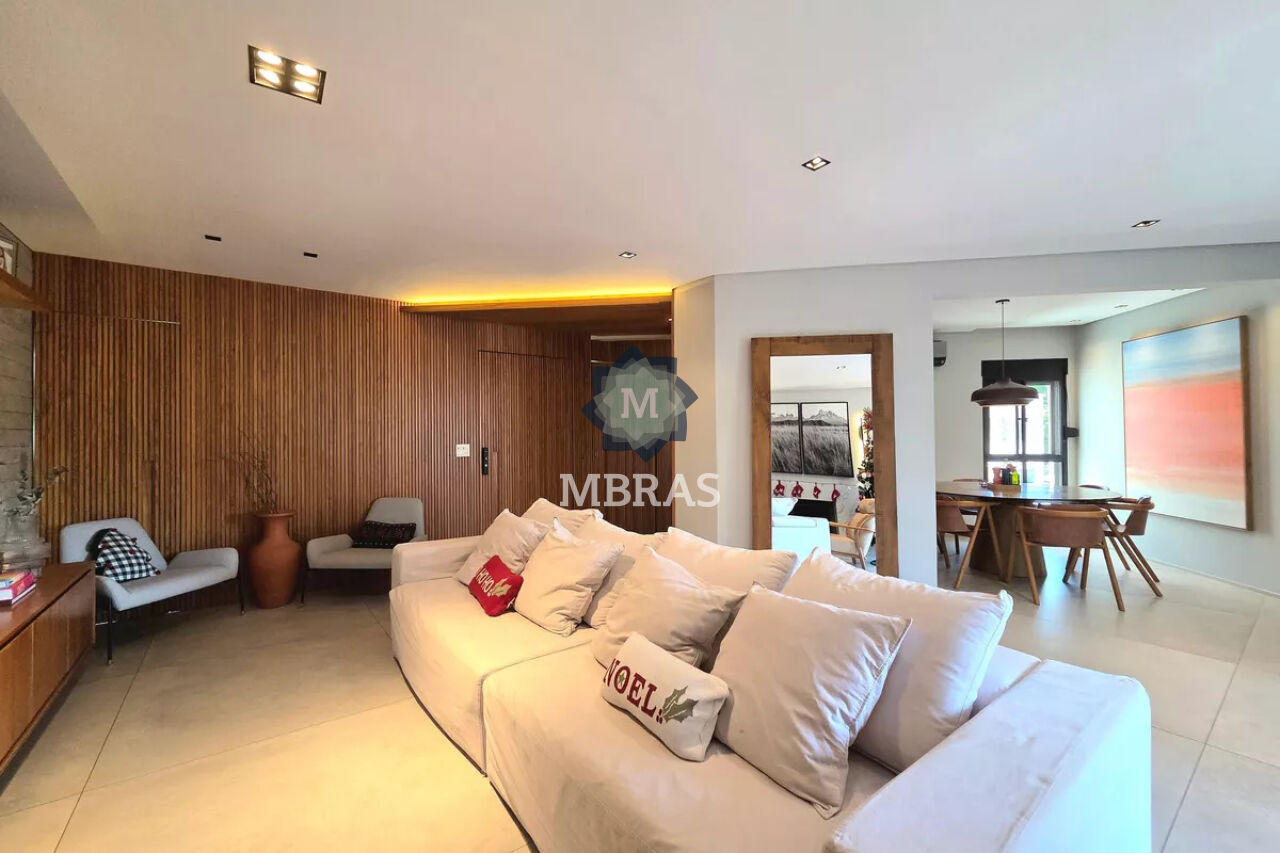 Apartamento Reformado com 3 Suítes - 157 m2
