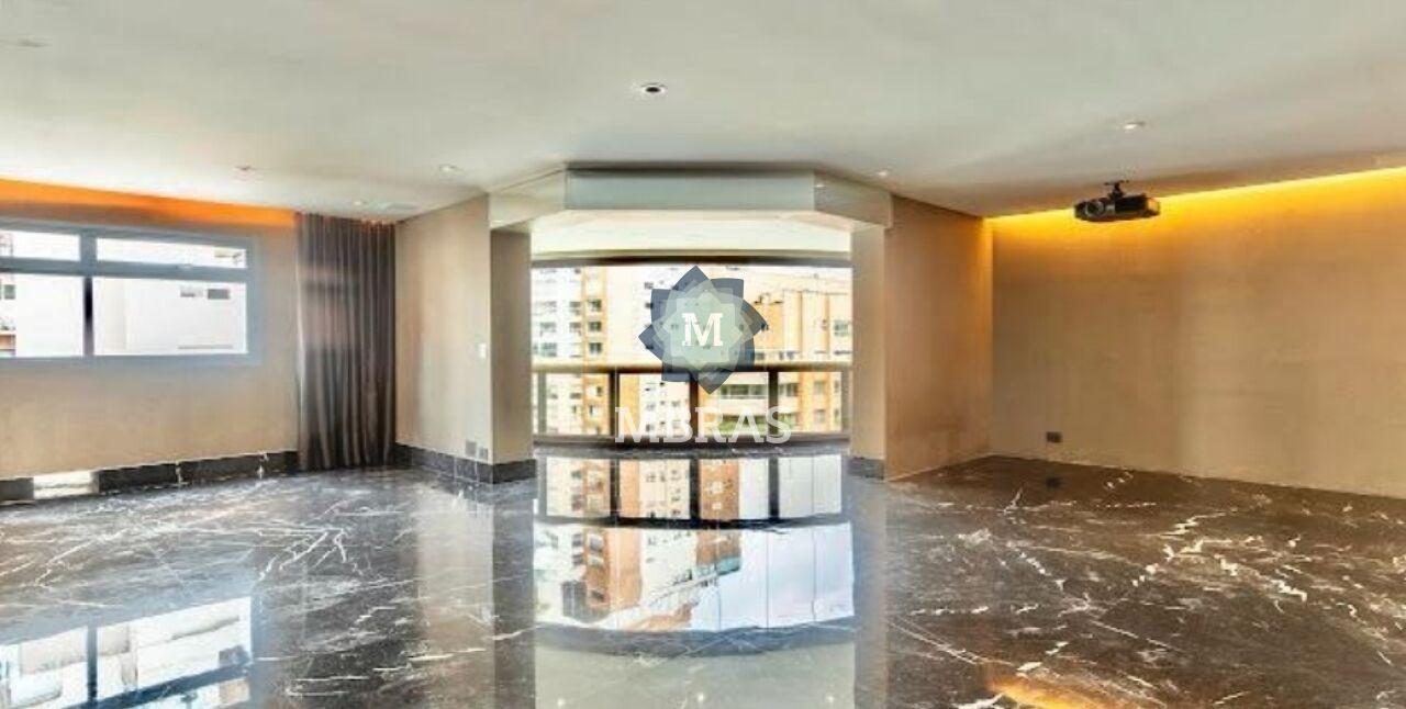 Sofisticado Apartamento em Moema com Elevador Privativo