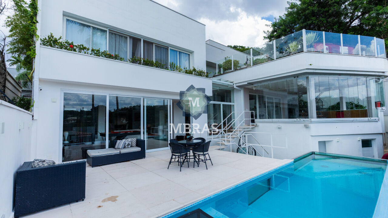 Casa reformada Cidade Jardim - 4 suítes - piscina