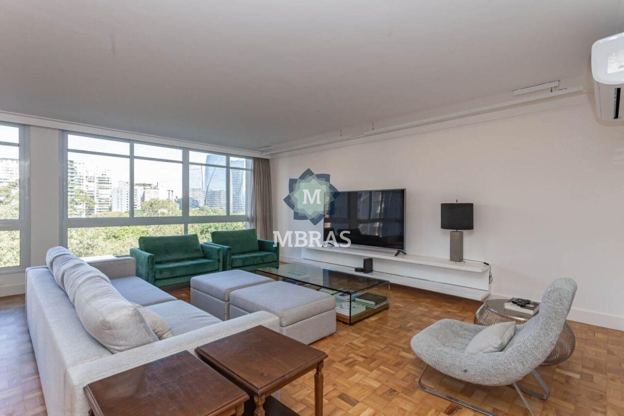 Apartamento no Itaim em Rua Cobiçada Próximo ao Parque do Povo
