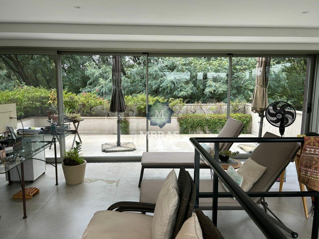 Triplex exclusivo com design contemporâneo no Alto de Pinheiros