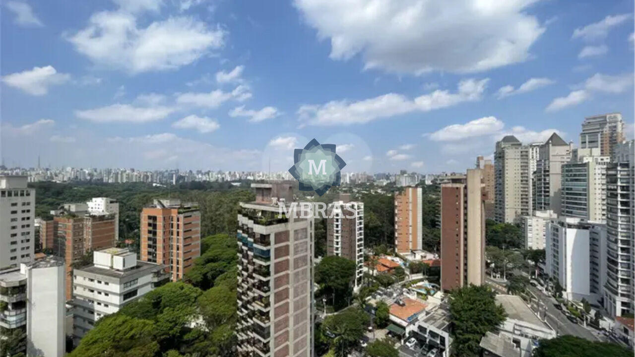 Cobertura Exclusiva na Vila Nova Conceição com Amplo Terraço
