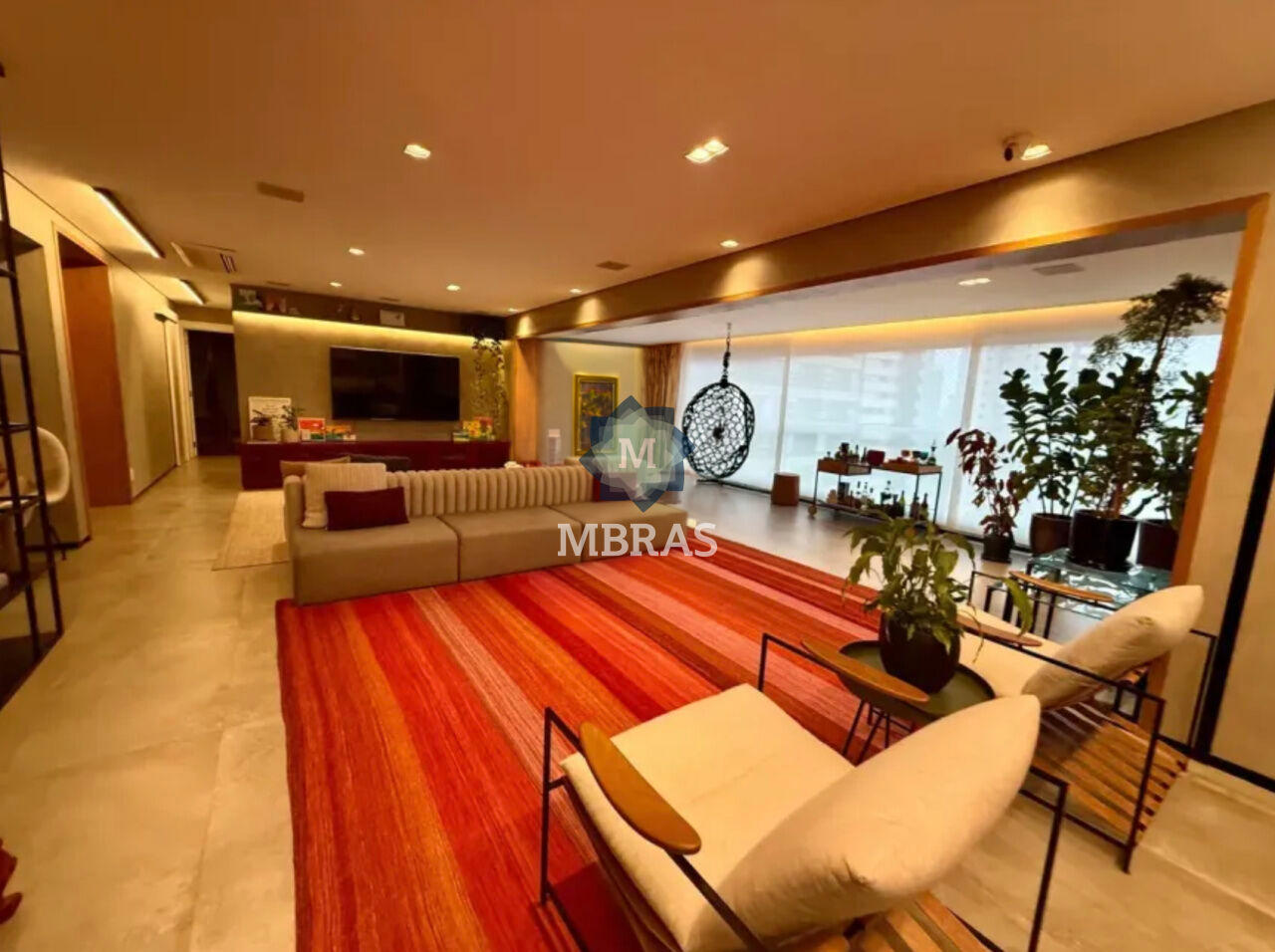 Apartamento com 5 Quartos e 6 banheiros à Venda, 250 m²
