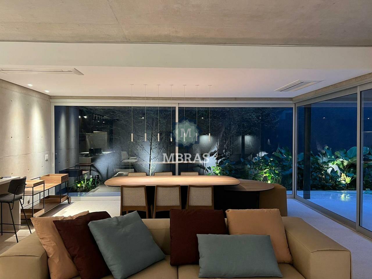 Arquitetura Assinada por Claudio Bernardes em Endereço Nobre do Jardim América