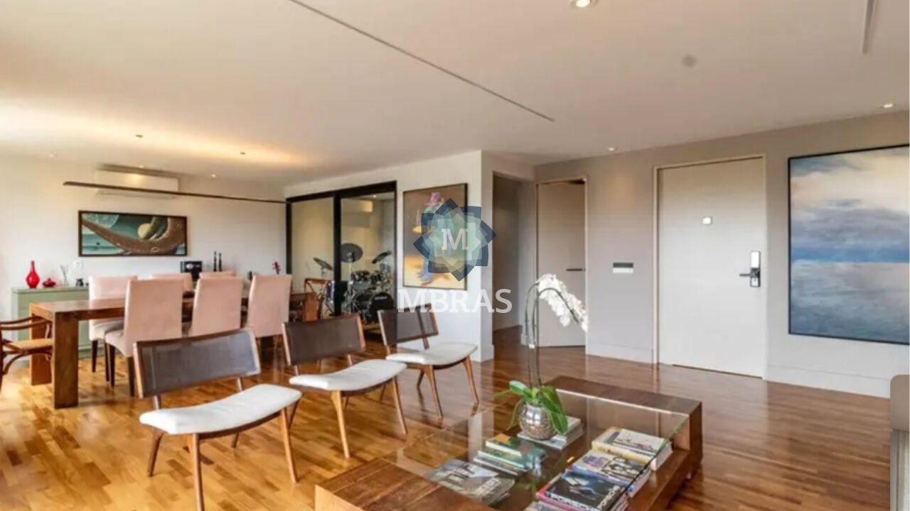 3 suítes | 4 vagas Apartamento reformado em Alto de Pinheiros