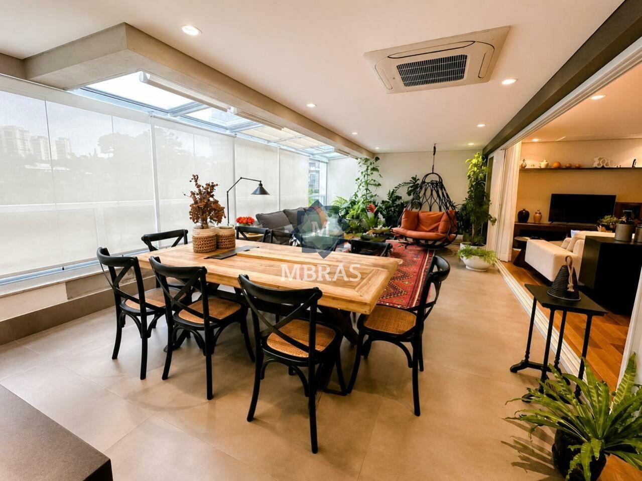 Design contemporâneo e lazer de clube em 235m²