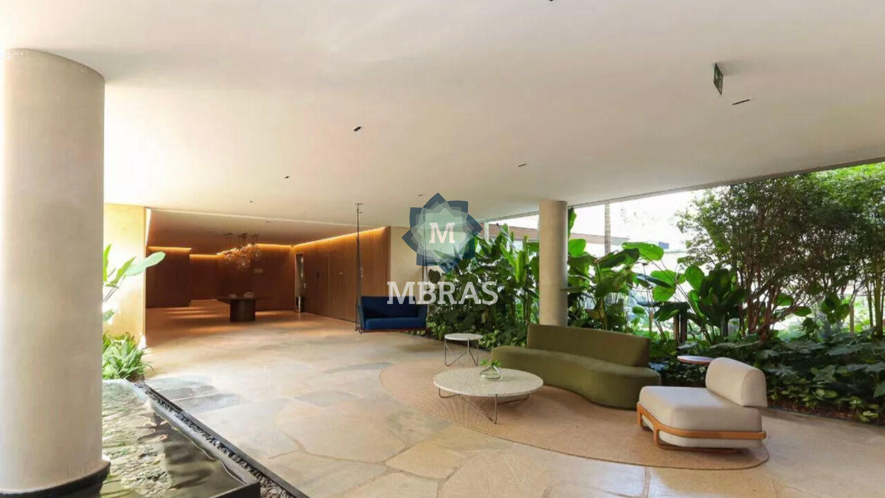 Uma residência suspensa com alma de casa no Jardim América