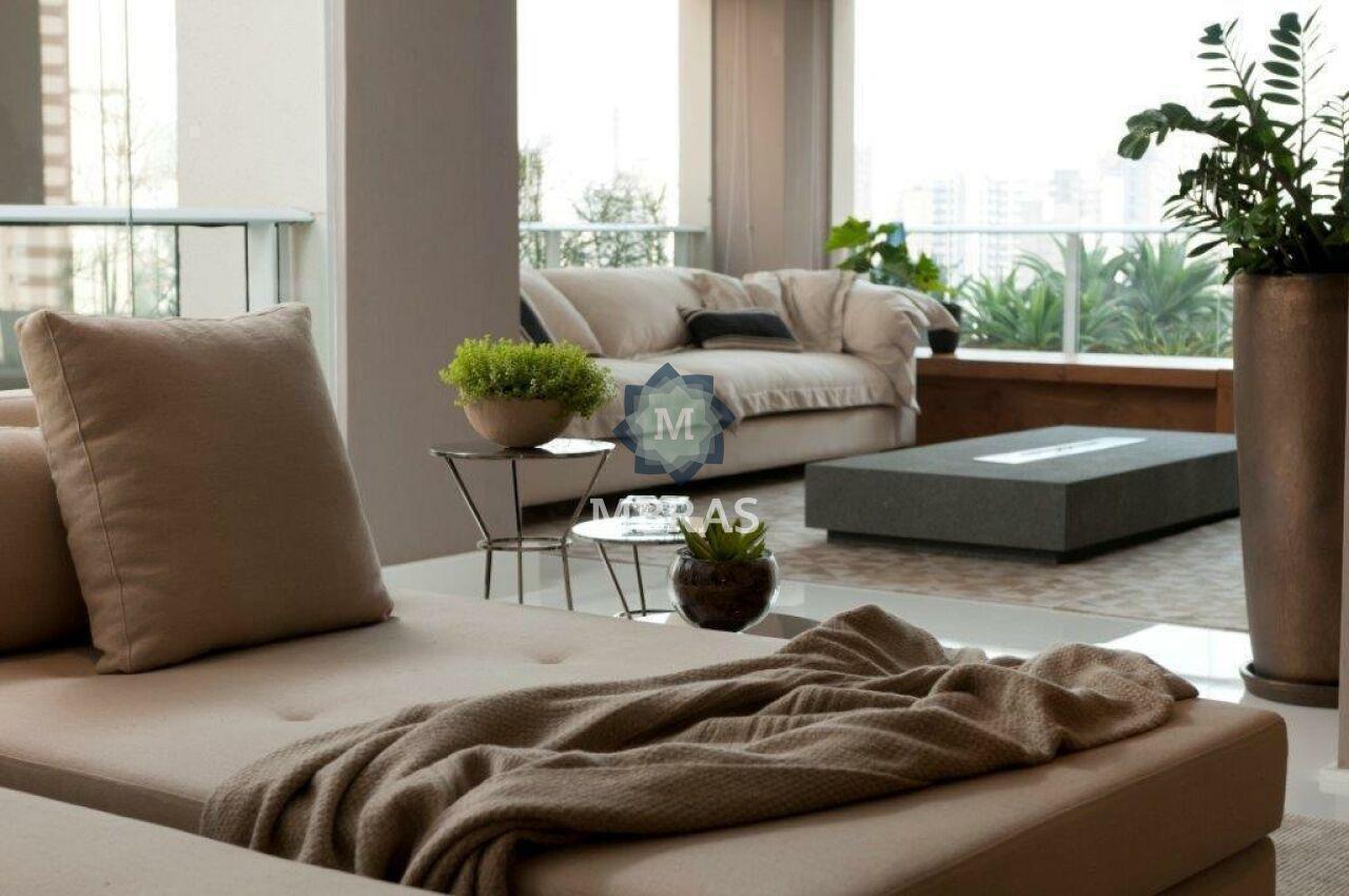 4 suítes | 5 vagas Garden reformado no Campo Belo