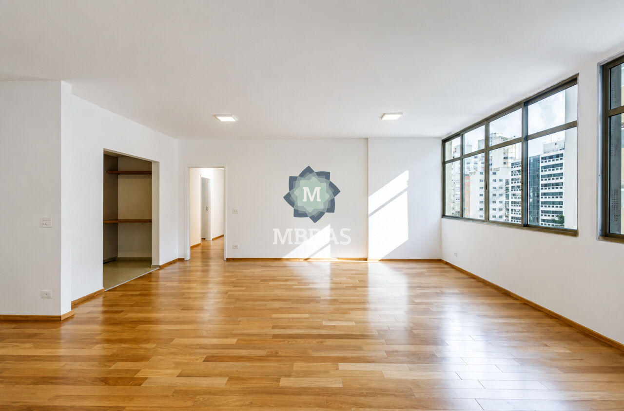 Luz natural, espaço e localização nobre no Jardim Paulista